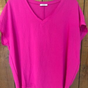 JODIFL Fuchsia V-Neck Short Sleeve Top